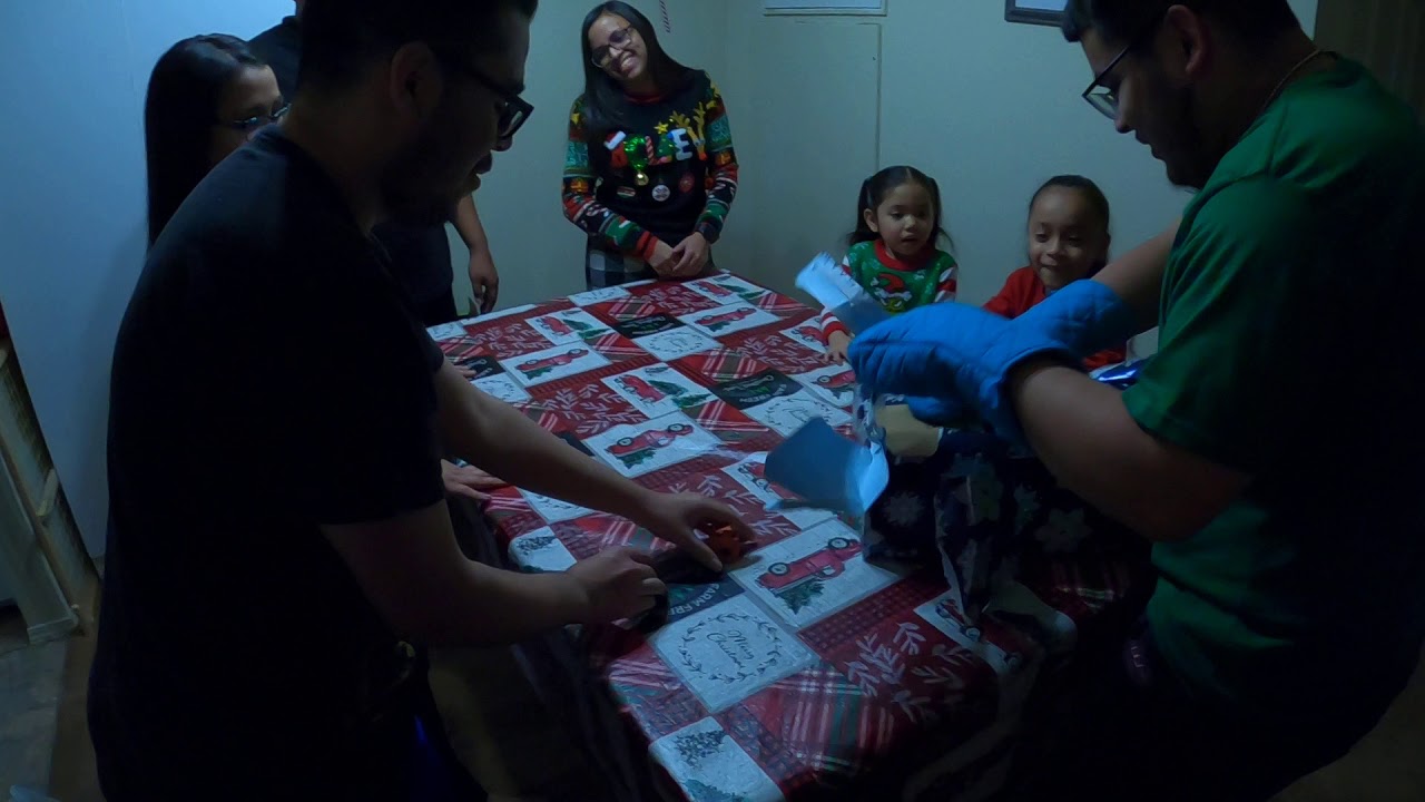 Unwrap the gift game. - YouTube