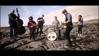 Derek Ryan - Hold On To Your Hat (ft Sharon Shannon)