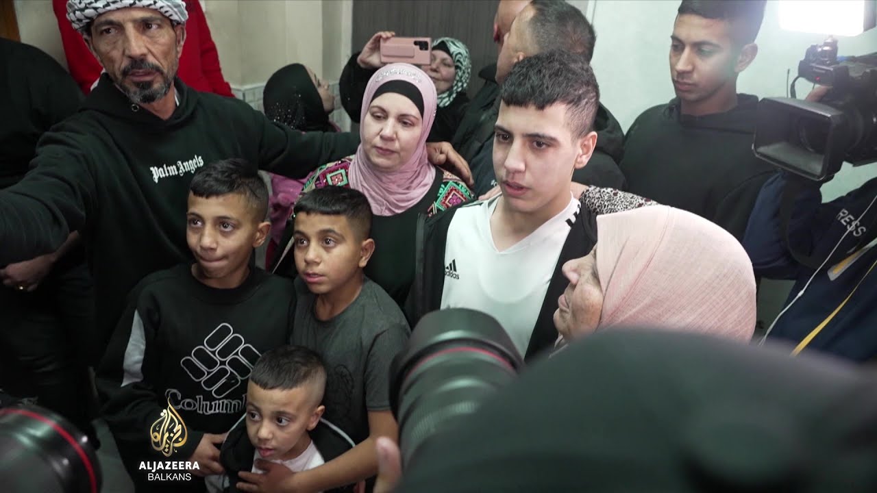 تحرير الفلسطينيين: عاد أحمد سلايم البالغ من العمر 14 عاماً إلى عائلته