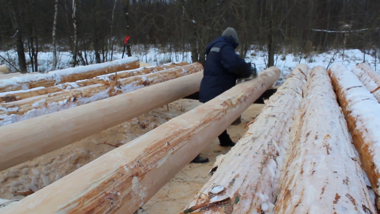 ⁣Острожка бревна для сруба / рубдом.рф