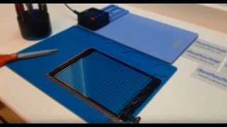 How To Apply Red Tape Double Sided Tape To An iPad Mini 2 Digitizer Ready For Repairing