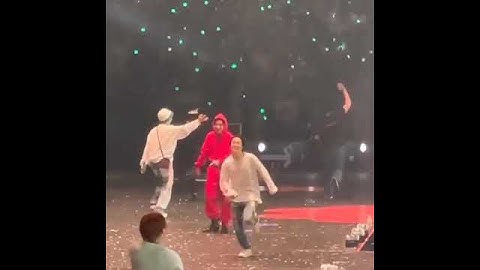 taehyung in squid game suit 💜live concert day 3 in LA #bts #taehyung #army#btsconcert