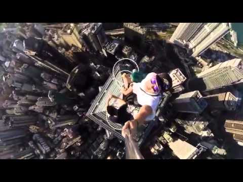 Dlaczego Crazy Tower wymaga selfie z dokumentem?