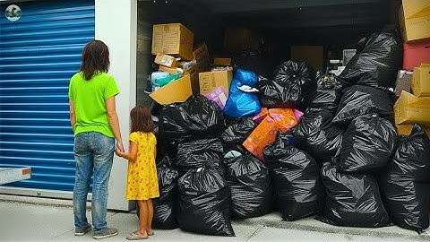 Homeless Mom Won a Storage Unit Packed With Junk — What They Found Inside Changed Their Lives