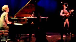 Video thumbnail of "Chris Thile & Brad Mehldau - Bottle Up & Explode [Elliott Smith] (Live 3/2/11)"