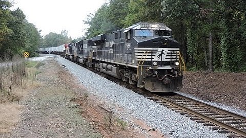 HD: NS 7529 leads NS Train 220 in Bremen, GA