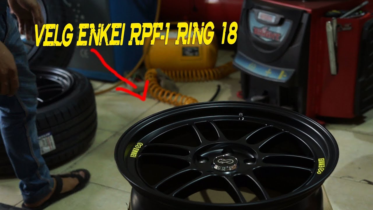 Modifikasi Honda Civic Turbo Pakai Velg ENKEI RPF1 Ring 18 