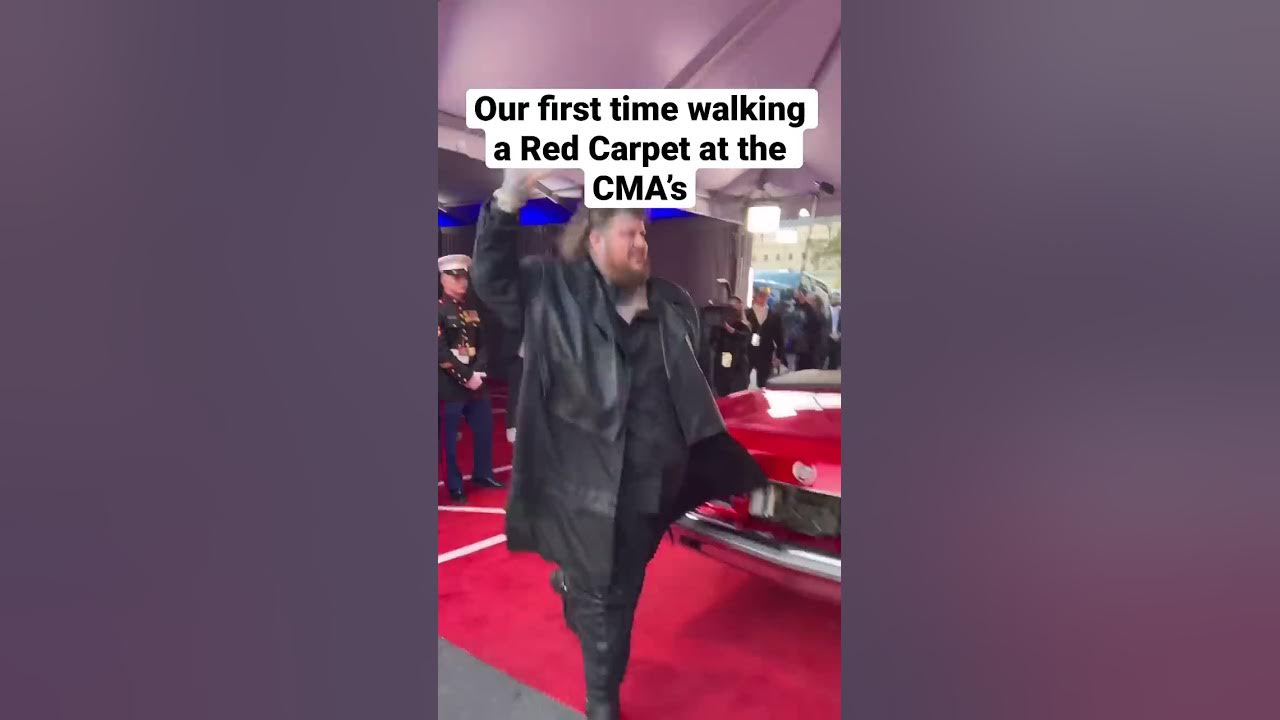 Pulled up to the red carpet in a candy red caddy π Pulled up to the red carpet in a candy red caddy π