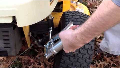 How to Lubricate a Tractor