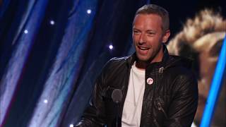 Miniatura de vídeo de "Chris Martin Inducts Peter Gabriel into the Rock & Roll Hall of Fame | 2014 Induction"