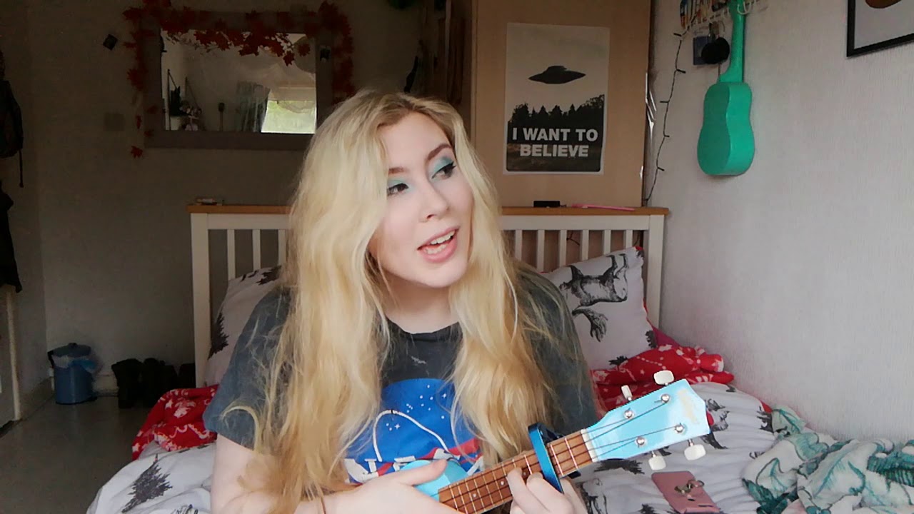 Maniac (Conan Gray) ukulele cover - YouTube