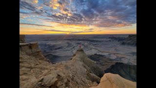Solo Trip to Moonscape Overlook | Best Utah Location for Sunrise