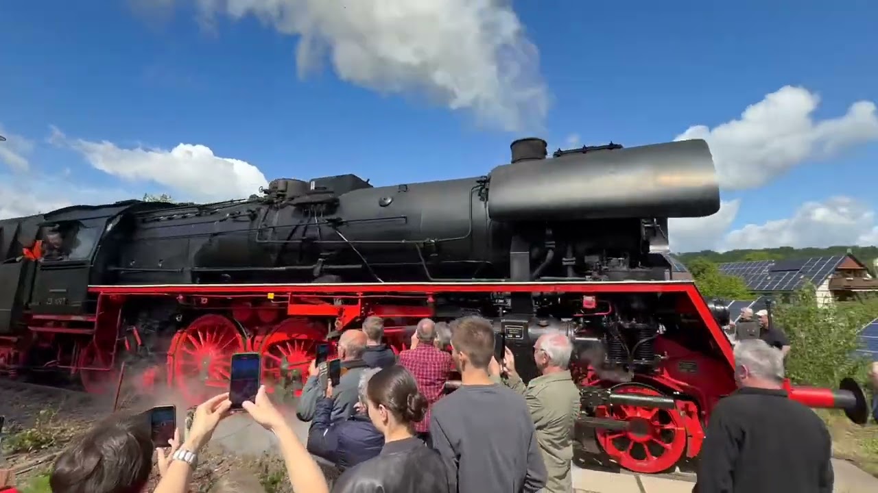 Jungfernfahrt Muldentalbahn Reinholdshain - Wolkenburg am 29.05.2025 mit 23 1097 der IG58 Glauchau