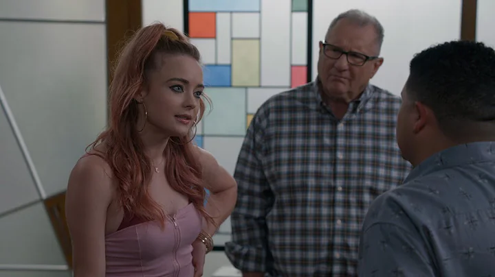 Jay Brings Home a Date for Manny - Modern Family