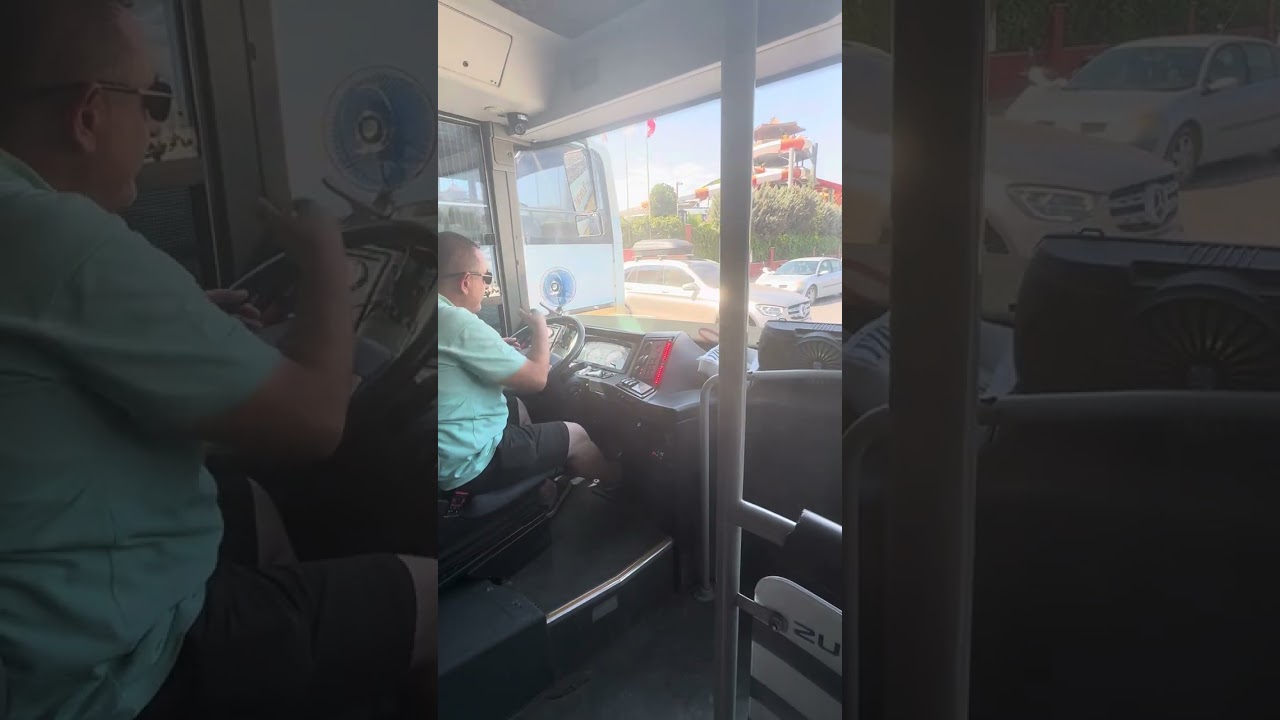 Dream Fun World ***** Shuttle Bus