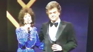 Conway Twitty and Loretta Lynn (1986 cma awards show