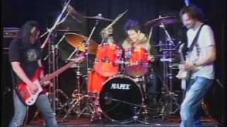 PAUL GILBERT (Mr Big), GLEN SOBEL (Alice Cooper), MIKE SZUETER  Rusty Old Boat- Live