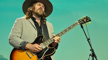 Lukas Nelson & Promise of the Real - Leave em Behind / Entirely Different Stars (Live Farm Aid 2021)