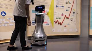パネルにない質問にも答える GMO AIR AI案内ロボット 未来館実証実験