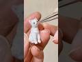 モールで作った 指先サイズの小さな白猫. What a tiny cat ! How to make pipe cleaner cat.