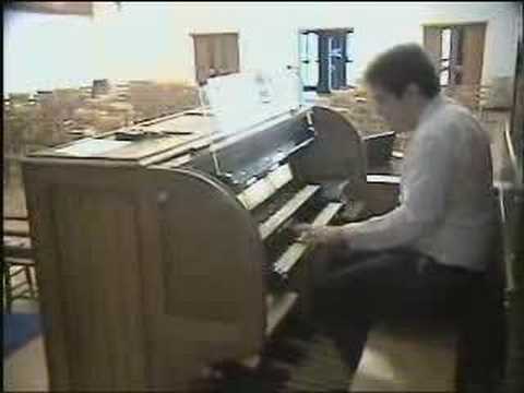 Bach Toccata D Minor for ONE HAND ONLY played by Lee Merritt at Stowmarket United Reformed Church in Suffolk.