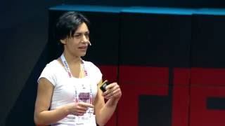 Come migliorare il mondo con i microbi? | Annalisa Balloi | TEDxPadova screenshot 2