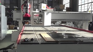 OMNI cnc touter 2060 ATC machine travling in high speed