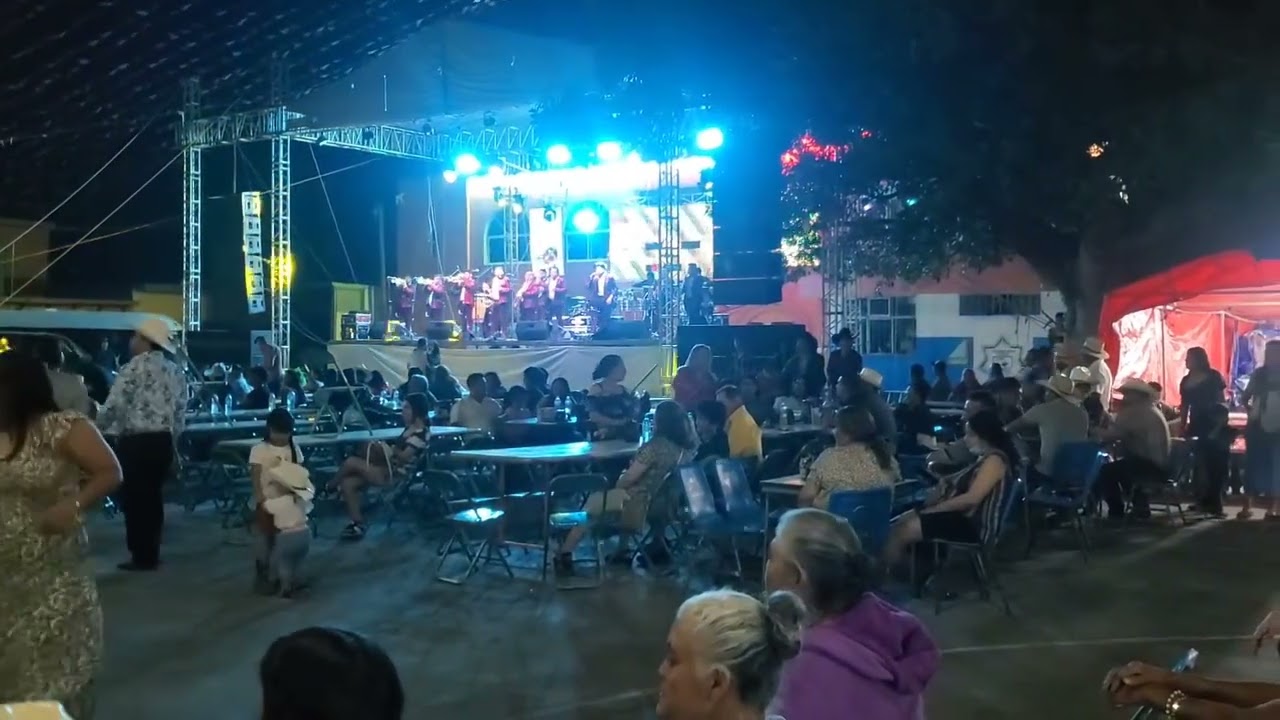 año pasado los inicios de nuestra feria así comensaba bonita feria de nuestro divino rostro de Jesús