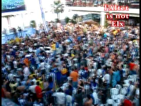 El centro comercial Panoramis, en Alicante, convertido en un estadio para ver el Real UniÃ³n - HÃ©rcules.