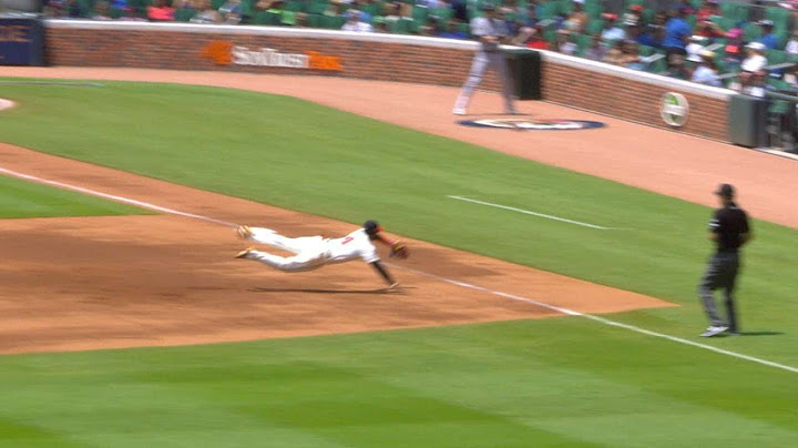Phillips makes great diving play
