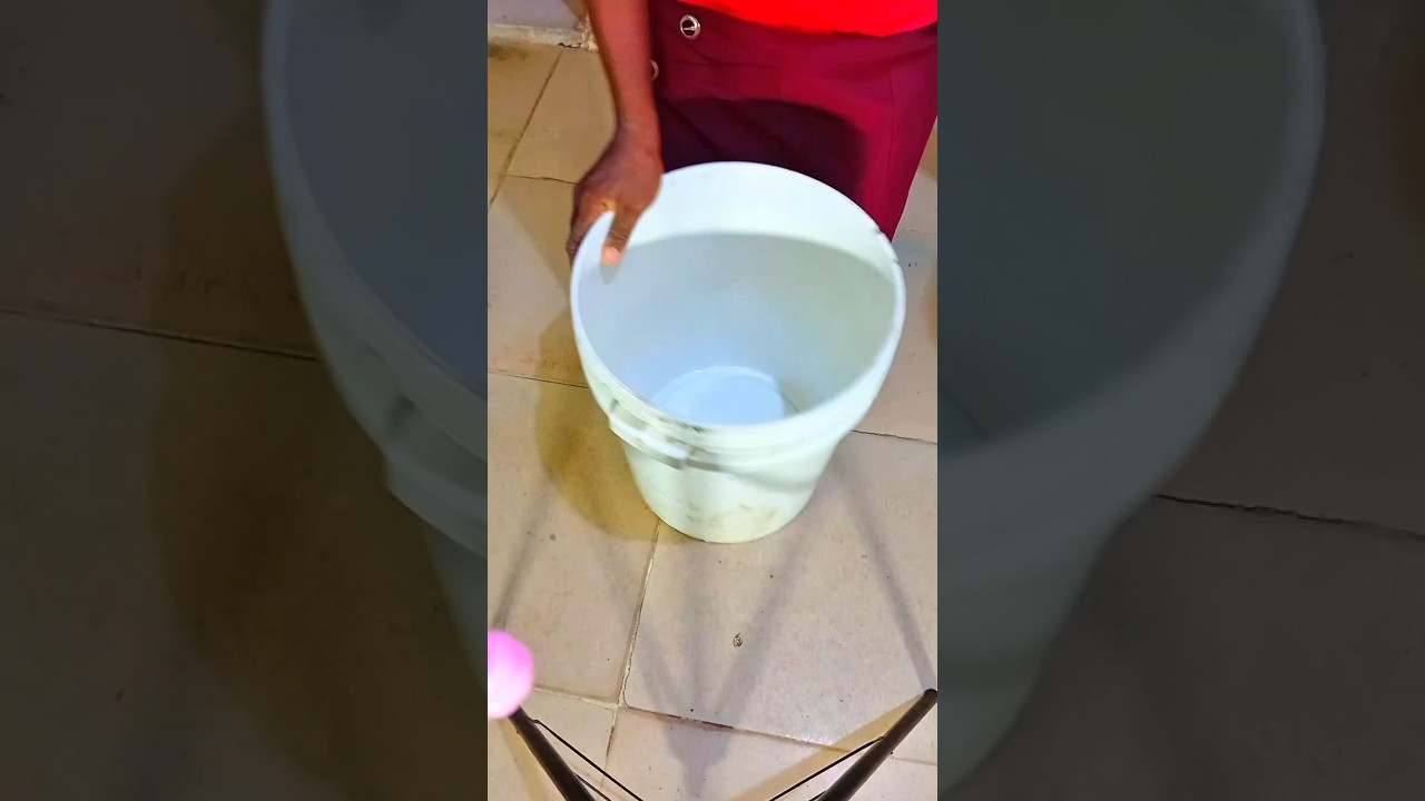 Faster and more practical! A trick with a trash bag and bin!