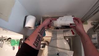 Plumbing: how to replace the washer on a flush valve letting by into WC pan