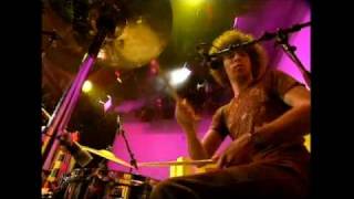 The Dandy Warhols - Every Day Should Be A Holiday (Live on Recovery) chords