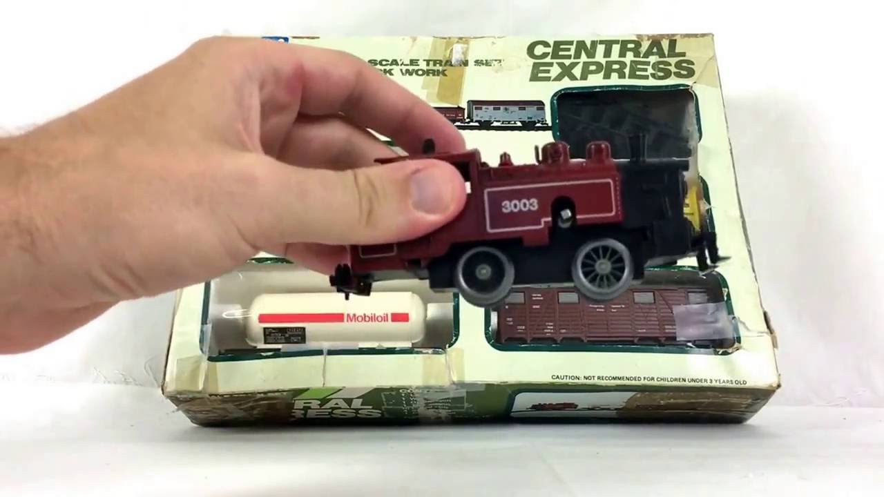 Vintage HO Scale Clock Work Train Set Small World Toys YouTube