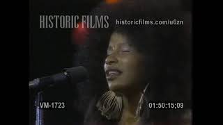Chaka Khan & Rufus - "Sweet Thing" LIVE 1976