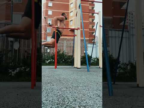 ТРЕНИРОВКА НА СПОРТИВНОЙ ПЛОЩАДКЕ С СОБСТВЕННЫМ ВЕСОМ #sports #спорт #motivation #тренировка