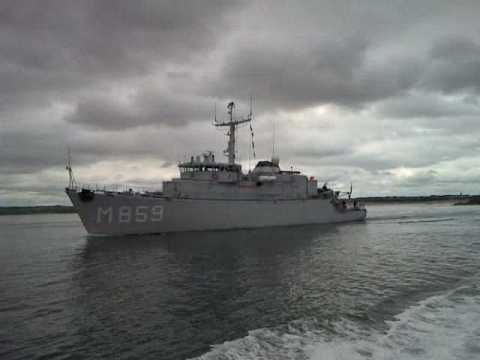 Tyne pilot Steven Cunningham disembarking from Dutch naval vessel