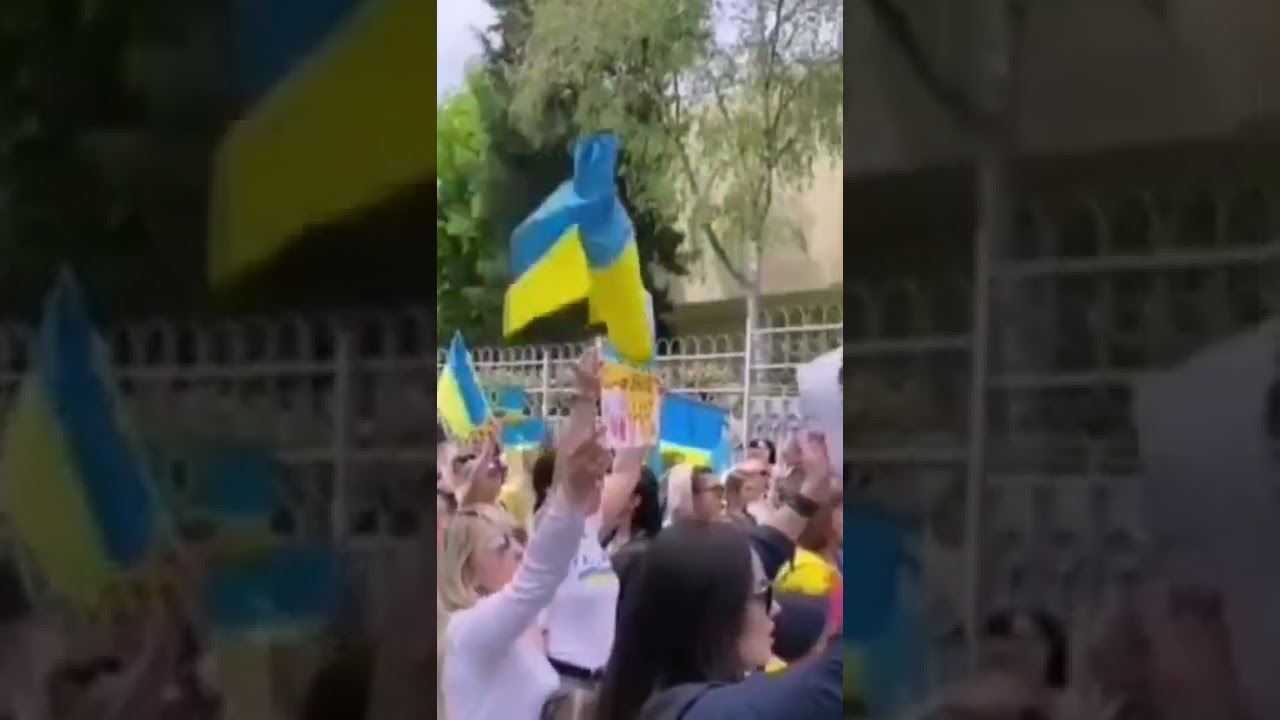 Акция в поддержку Украины в войне с Россией в городе Варна, Болгария