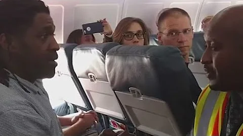 Man Kicked Off Flight For Going To The Bathroom