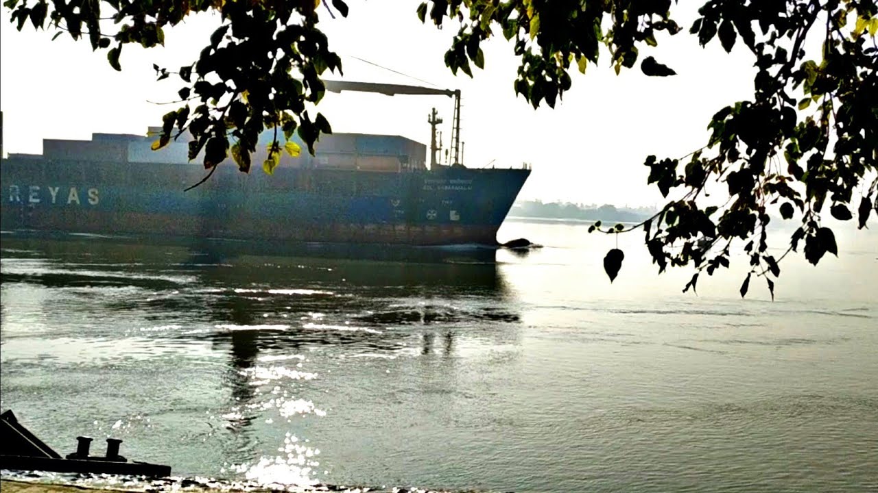 Mumbai to kolkata BIGGEST SHIP || GANGA RIVER || - YouTube