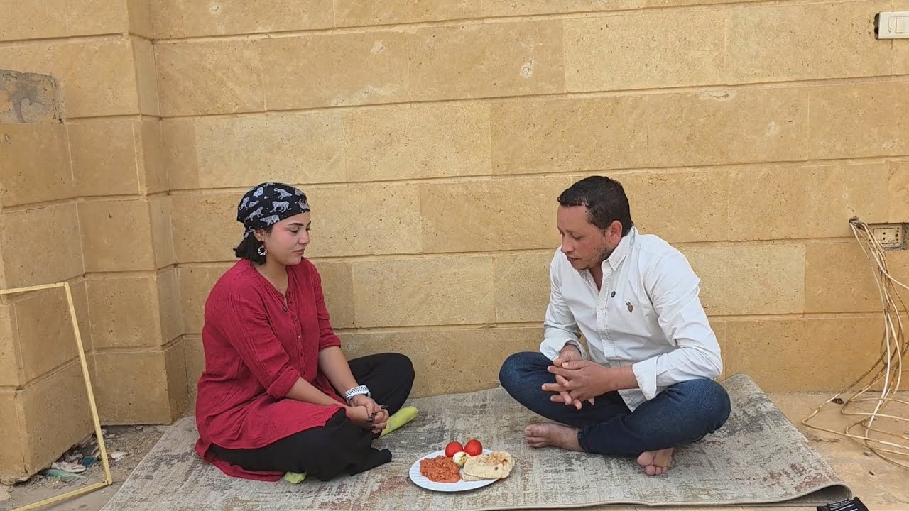 بتاكل مش واكل بسيط وعمتها مليونيره شوفوا عملت معاها اى