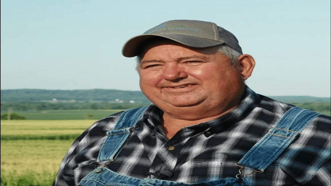 мем про мишустина. деньги приносят счастье. зато деньги будут. зато деньги будут. денег нет но вы держитесь медведев.