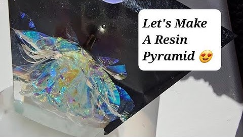 Resin Pyramid DIY / how to make a resin Pyramid / how to use fake flowers in resin