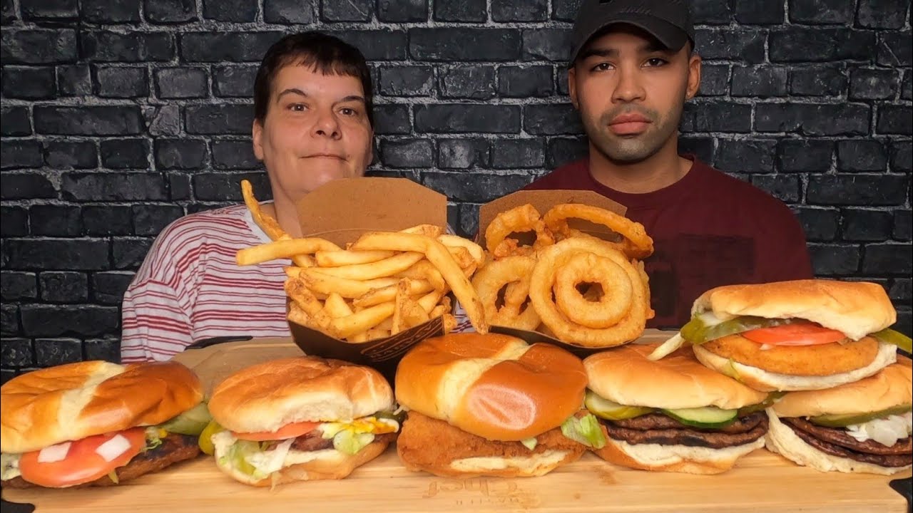 HARVEY'S MUKBANG WITH MOM