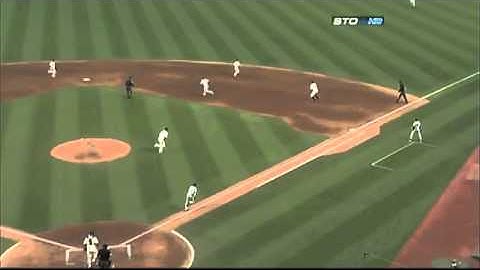 2009/05/30 Gardner reaches on an error