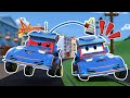 Voiture de course SuperTruck contre les jumeaux maléfiques SuperTruck ! Vols à la fête ! |