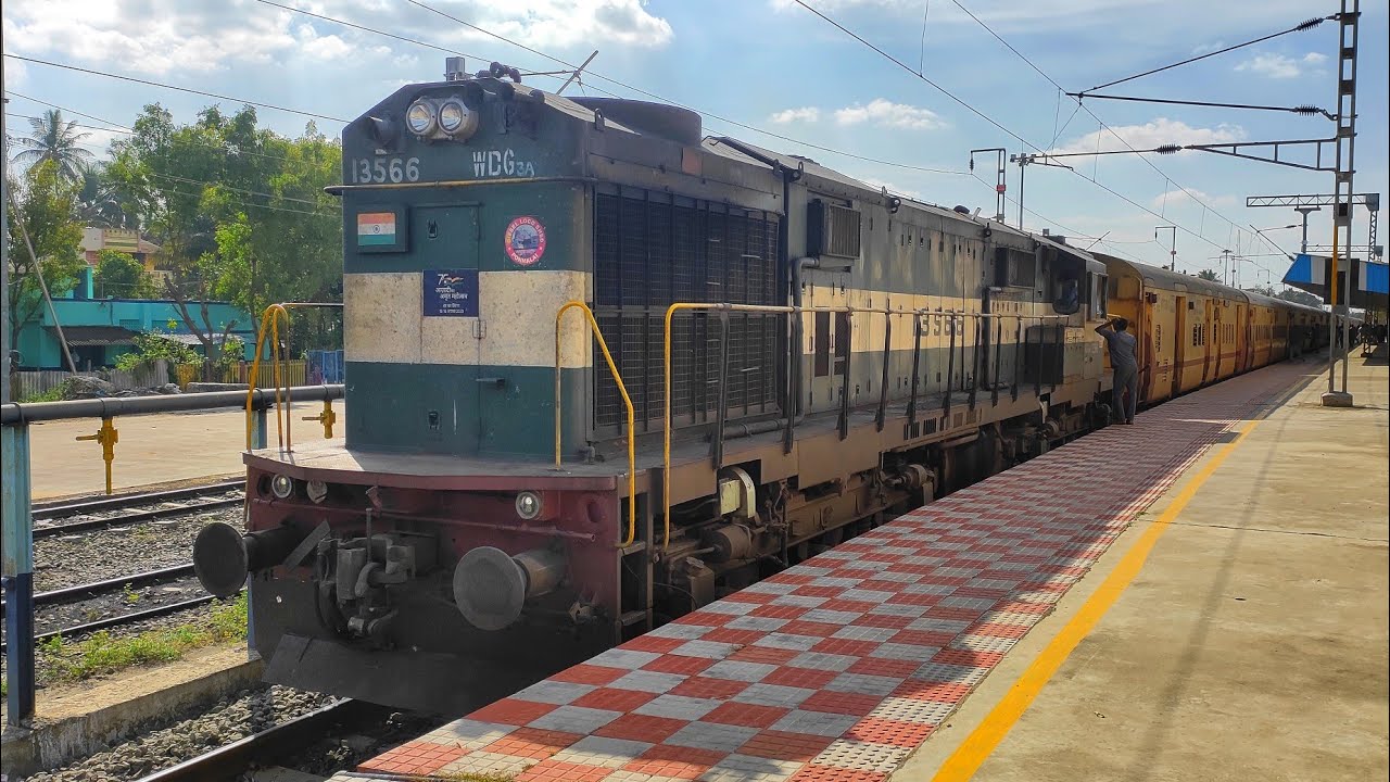 Loco Change at Tiruvarur Junction || 07696/RMM SC Special Express || Diesel to AC Traction