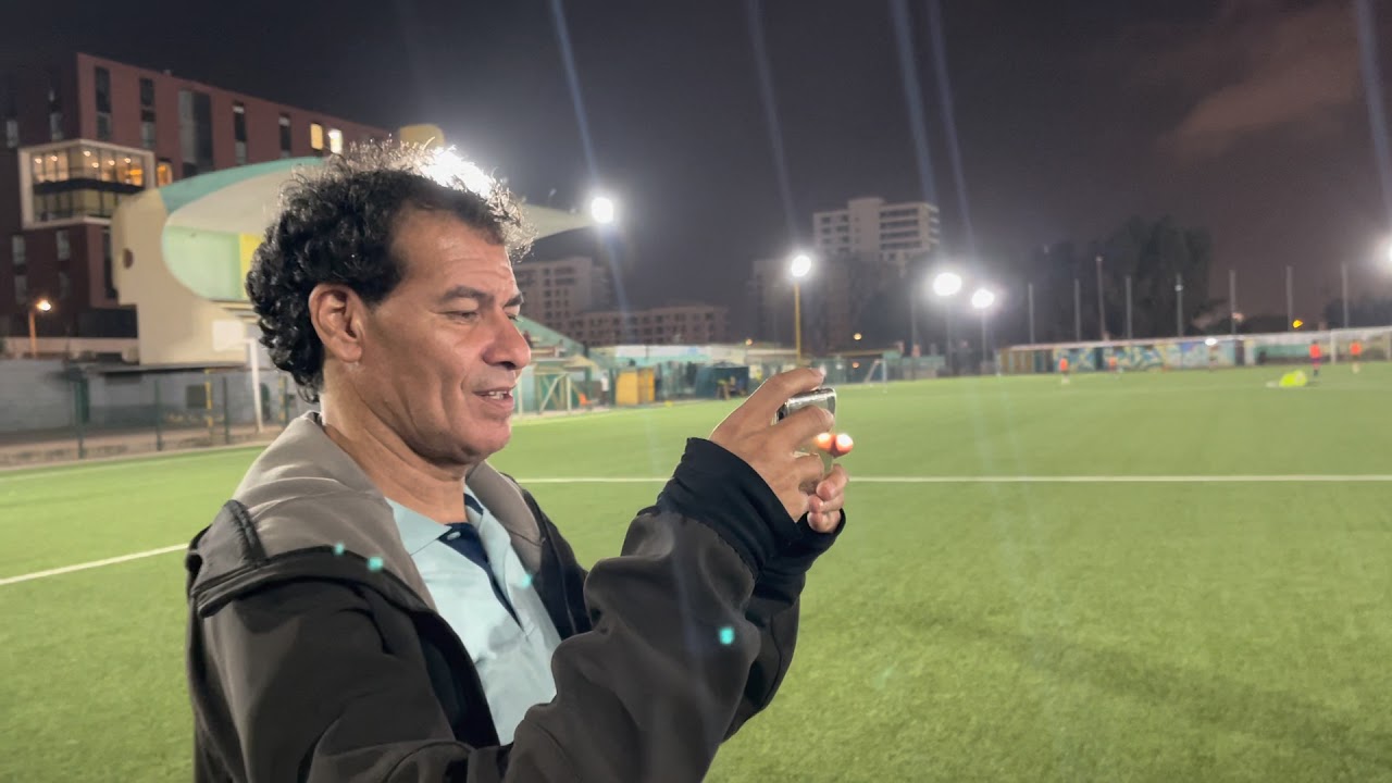 بنزكري يهيء الخلف Sport  civisme citoyenneté  patriotisme المغرب يعتمد و يعول على أبناءه