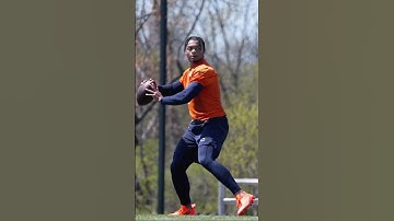 Justin Fields First pass to DJ Moore as Chicago Bears teammates 🐻⬇️ #shorts #chicagobears