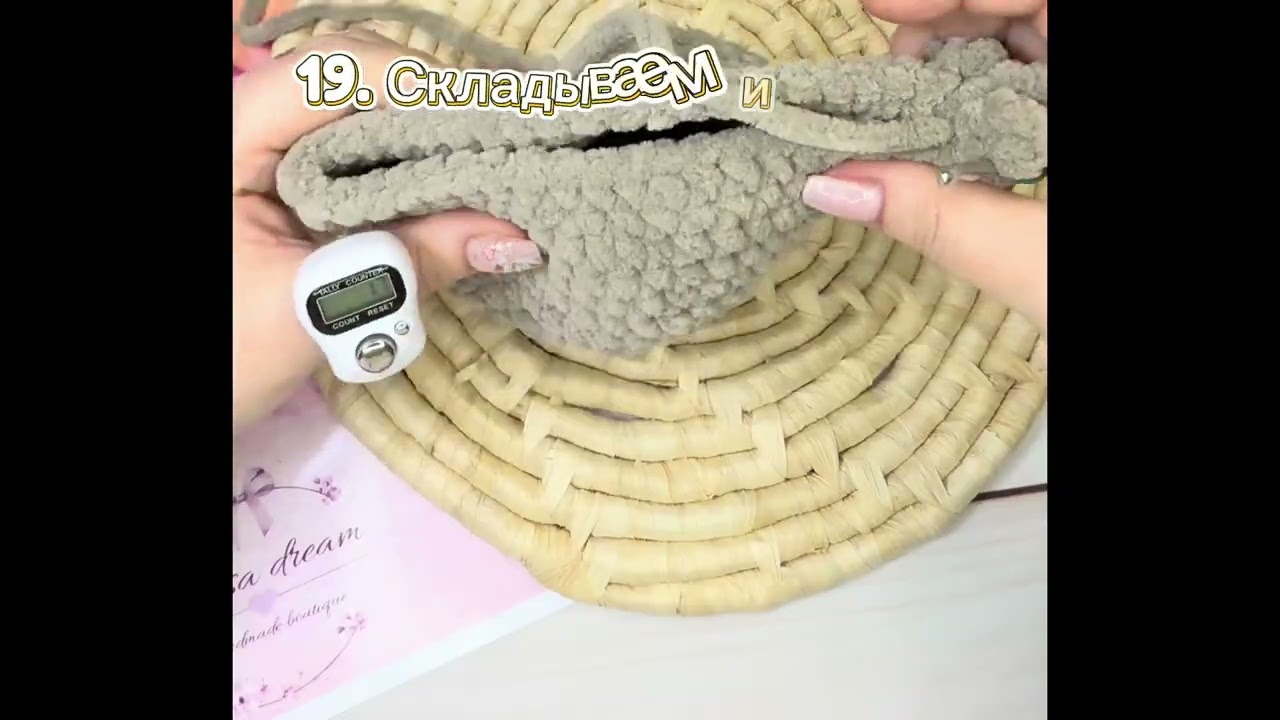 Свяжем крючком пасхальную курочку . Простая схема для новичков. 